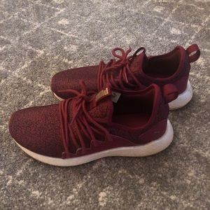 Puma size 9 workout shoes